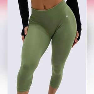 Lululemon Fast and Free Crop II 19 *Non-Reflective - Dark Olive